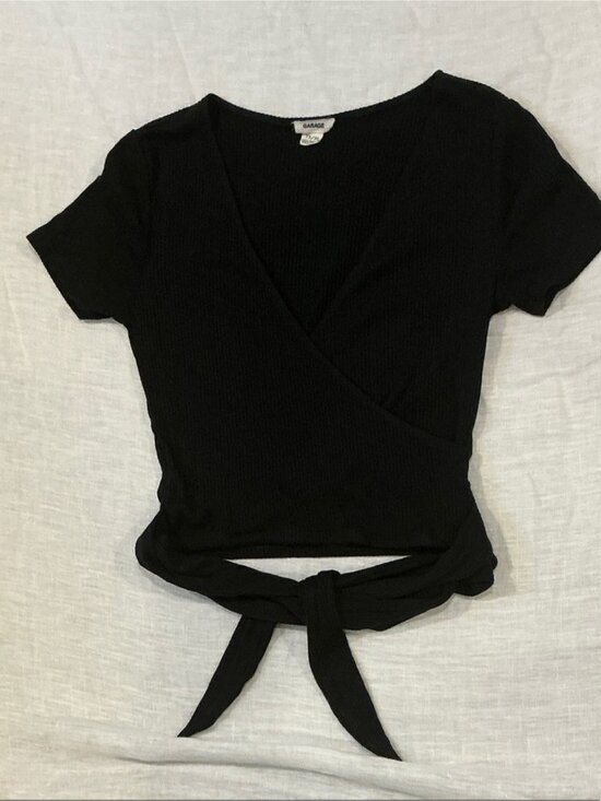 Tops - Black Wrap Tie-Waist Short Sleeve Crop Top